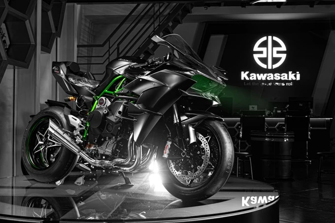 Kawasaki Ninja H2R adalah salah satu motor sport tercepat dan paling kuat di dunia