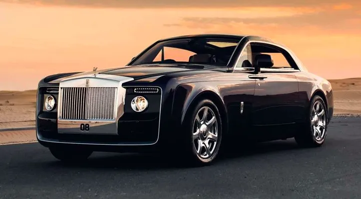 Rolls-Royce Sweptail diciptakan sebagai pesanan khusus untuk seorang kolektor yang tidak disebutkan namanya